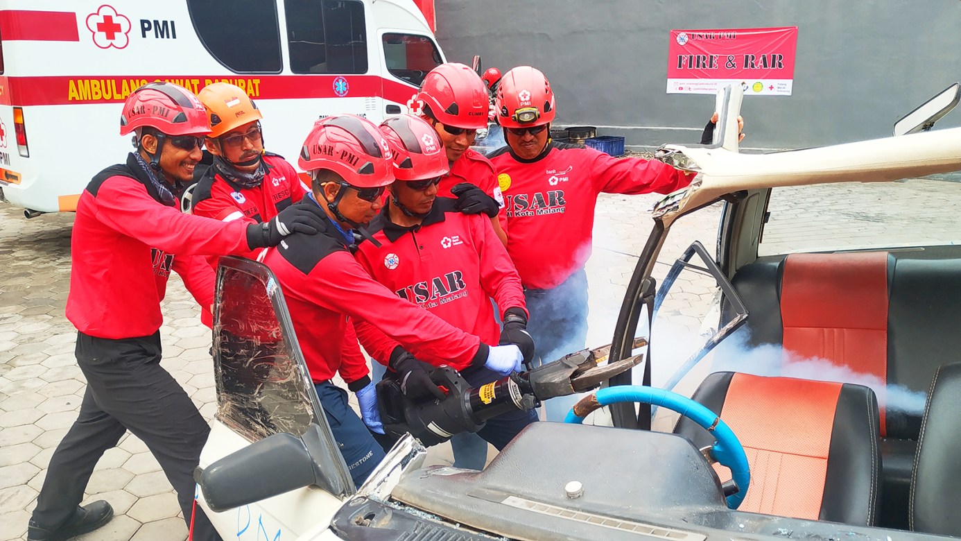 first aid accident kecelakaan diklat PMI PMR KSR relawan belitung korps Red Cross Indonesia website